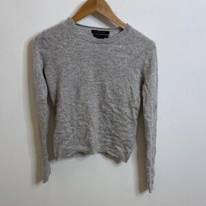 Tahari 100% Cashmere Gray Crew Neck Sweater